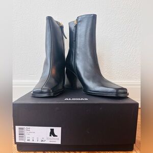 NWT Alohas South Black boots size US 9 / EUR 40